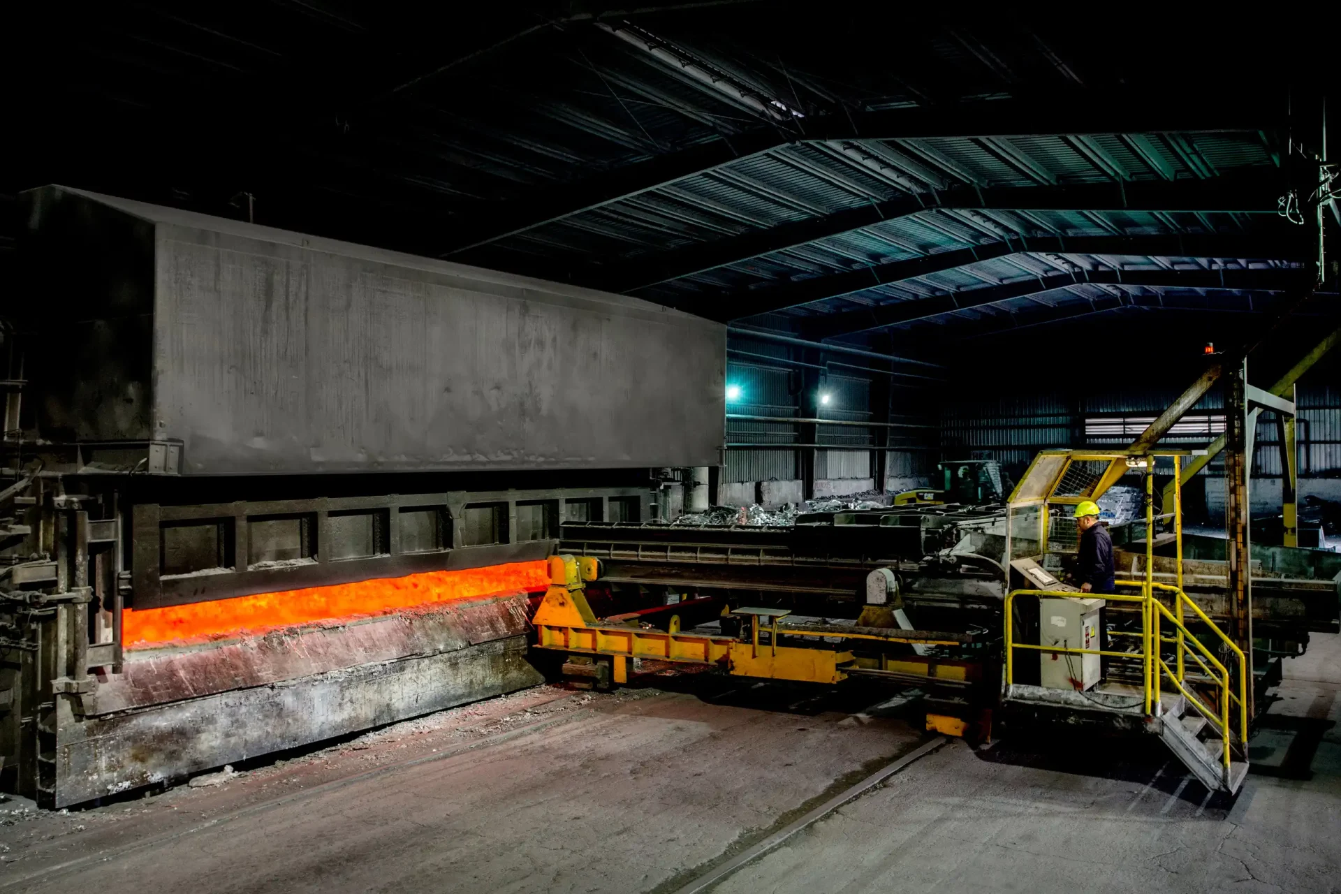 INDUSTRIA - Grupo Baux horno de fundir aluminio